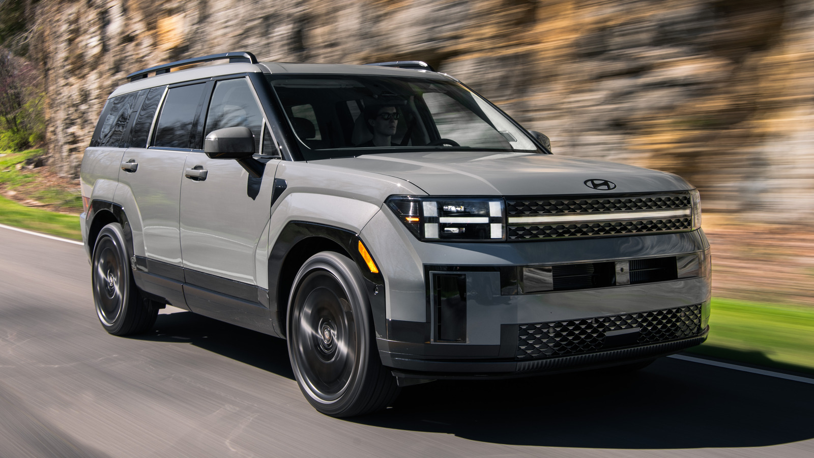 Каждый автомобиль, который вы можете купить на Amazon Autos при запуске, оценен как самый дешевый и самый дорогой