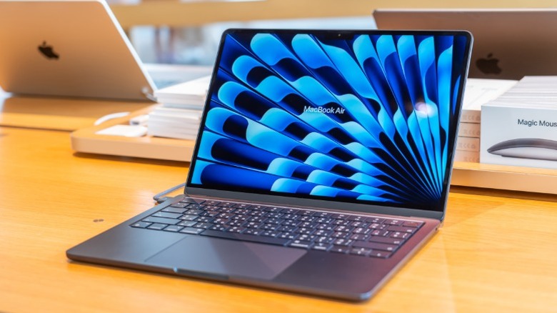 MacBook Air в Apple Store