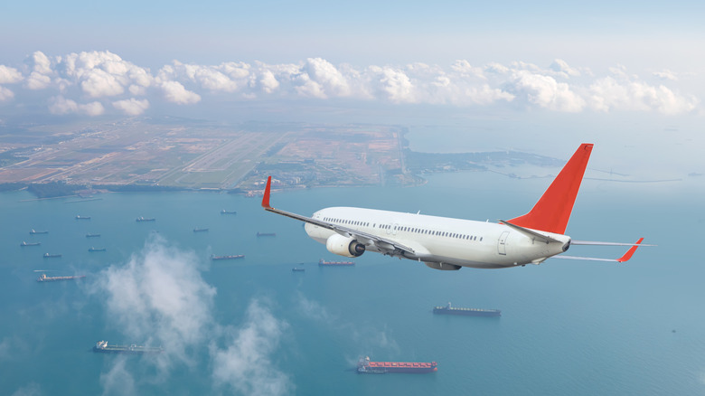 Визуальные правила полета обычно включают в себя правила FAA, когда вы в воздухе и имеют большую видимость.