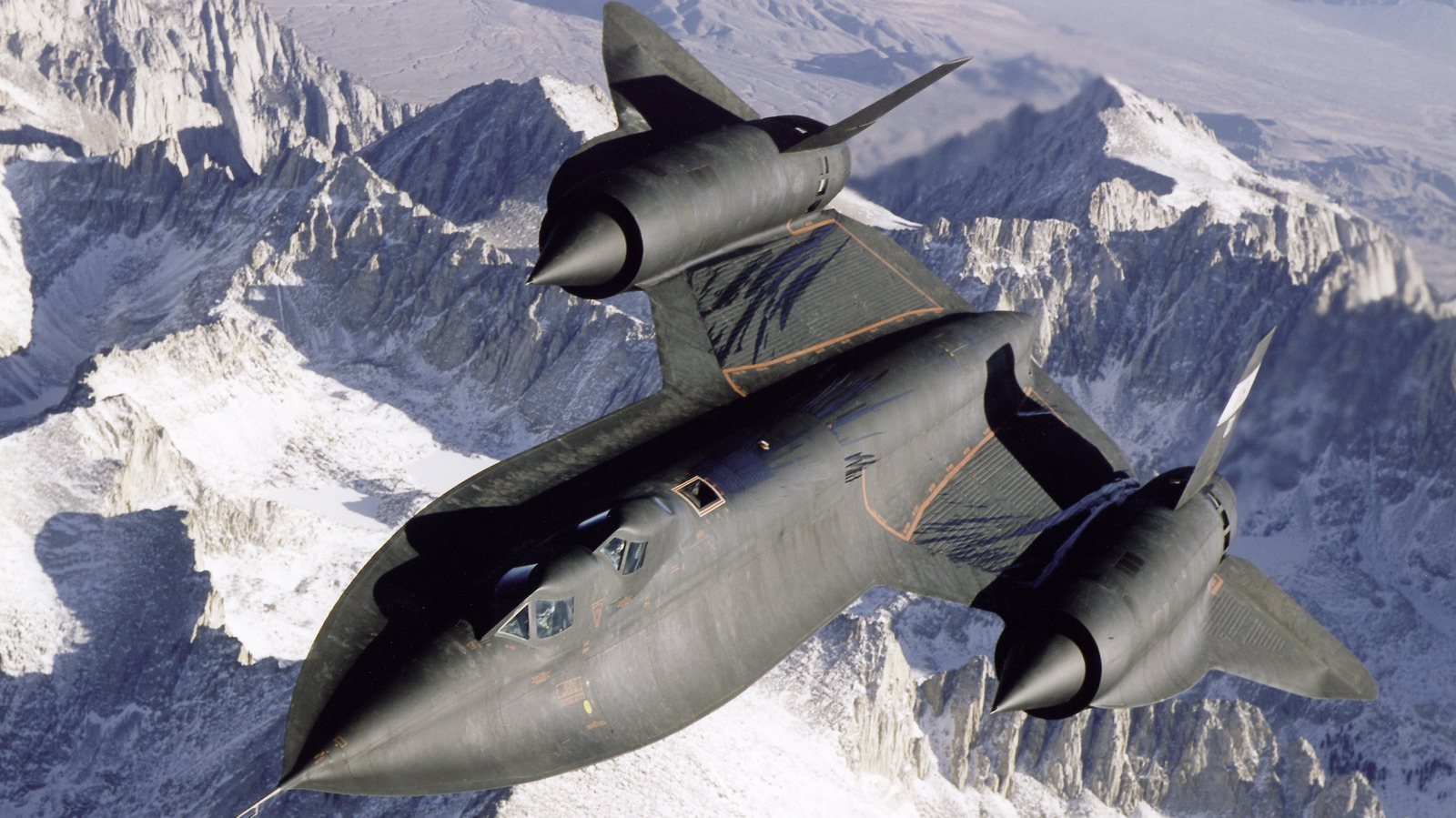 Что делает ветровое стекло из струи Blackbird SR-71 таким особенным?