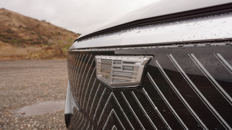 2025 Cadillac Lyriq Luxury 3 Front Emblem