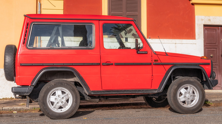 Red Mercedes G-Wagen 200ge