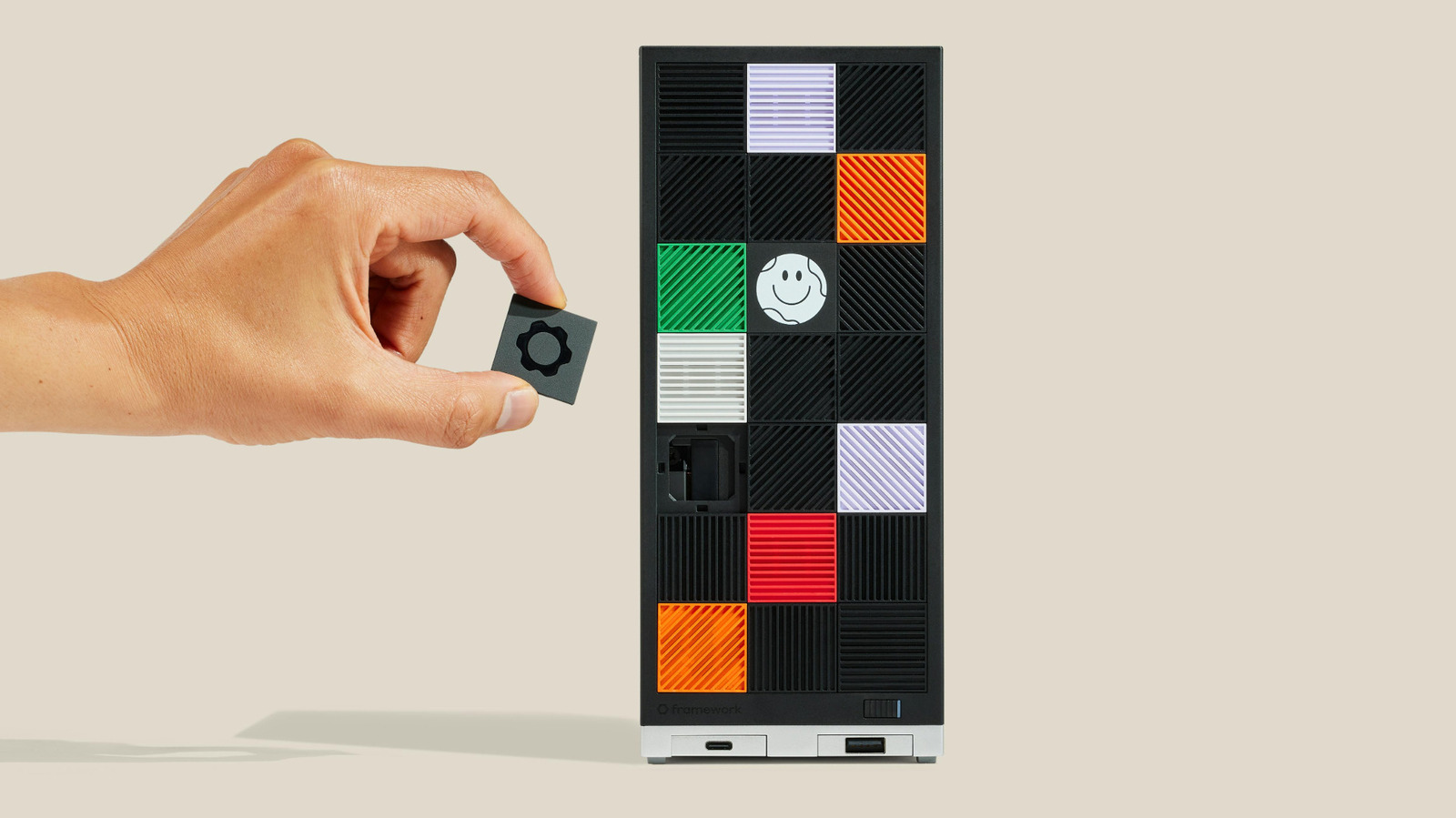 Структура погружается в настольные компьютеры, создавая его модульный опыт ноутбука