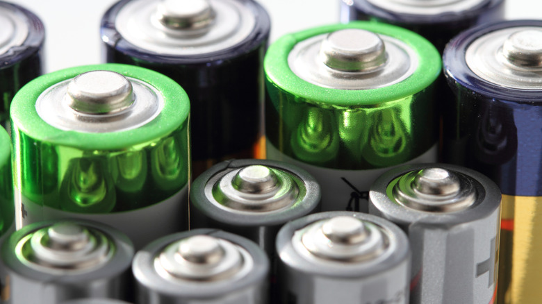 Вершины нескольких различных типов батарей