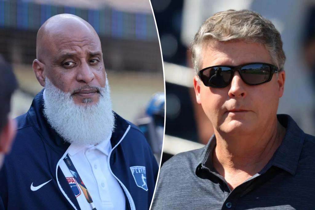 Тони Кларк отталкивает беспокойство Хэла Штейнбреннера на 300 миллионов долларов США.