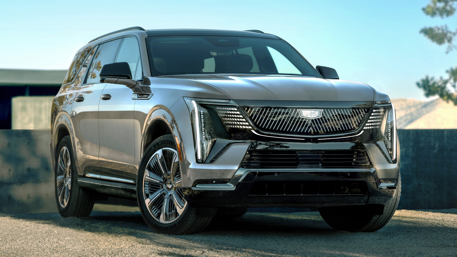 2026 Cadillac Escalade IQL получает больший интерьер, больший багажник, большая цена