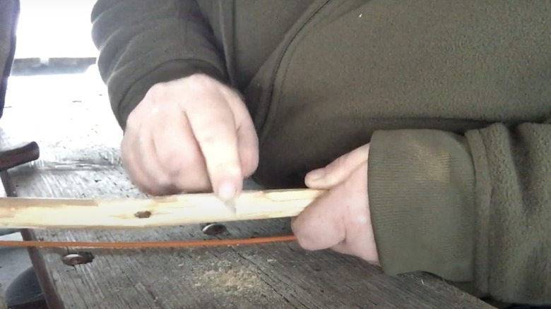 Человек, использующий FLE, чтобы