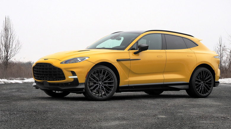 2025 Aston Martin DBX707