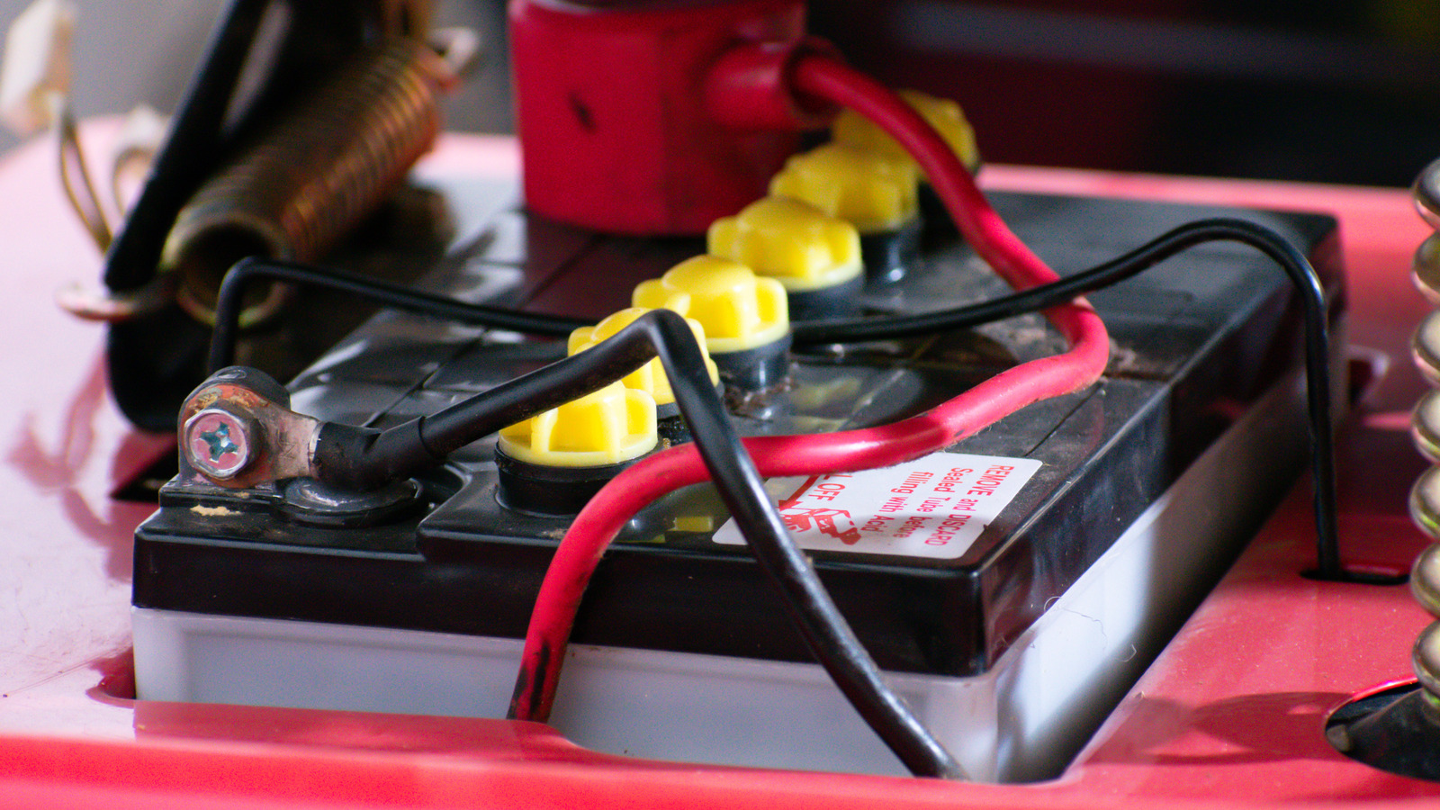 Можете ли вы прыгнуть на газонокосилки с автомобилем?