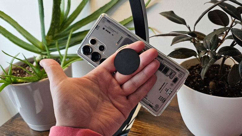 Держать Galaxy S25 Ultra с использованием Snap 4 Luxe