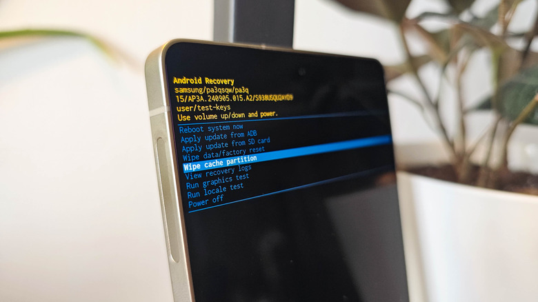 Меню восстановления Android на Samsung Galaxy S25 Ultra