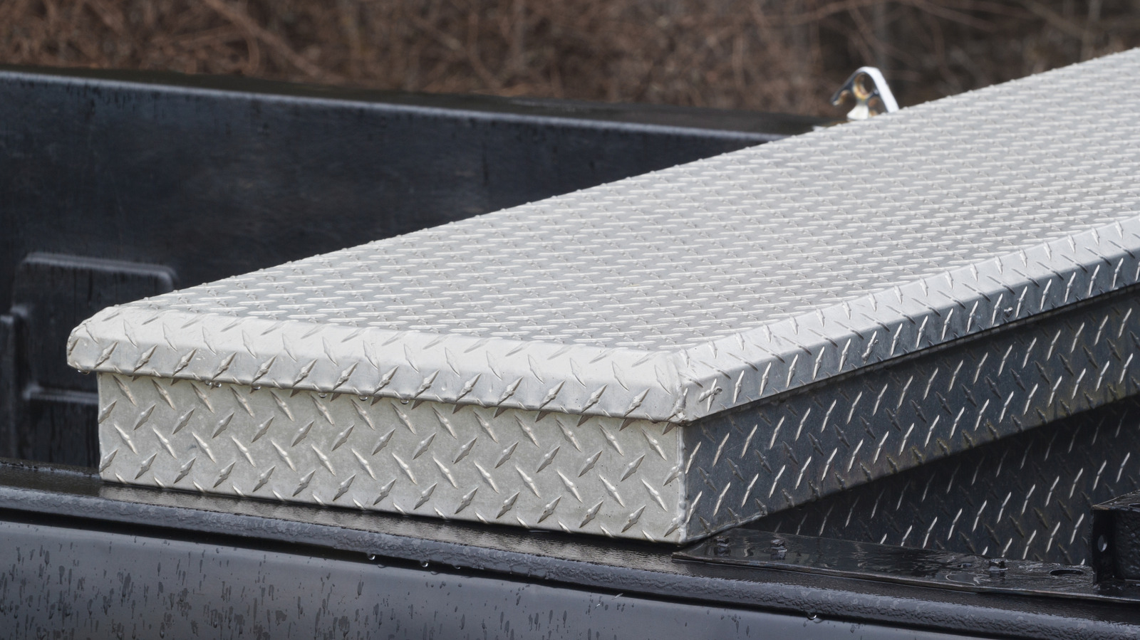 Как правильно установить ящик для инструментов грузовика на свой пикап