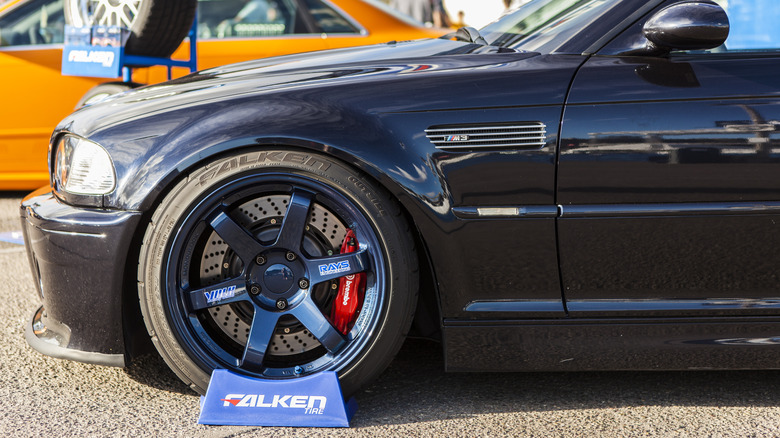 Falken Tires на автомобиле BMW