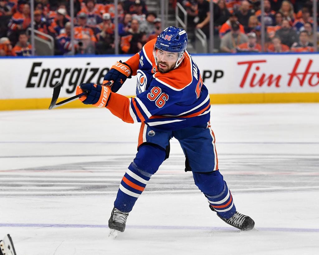 Нефтяники против звезд игры 1, прогнозы, шансы