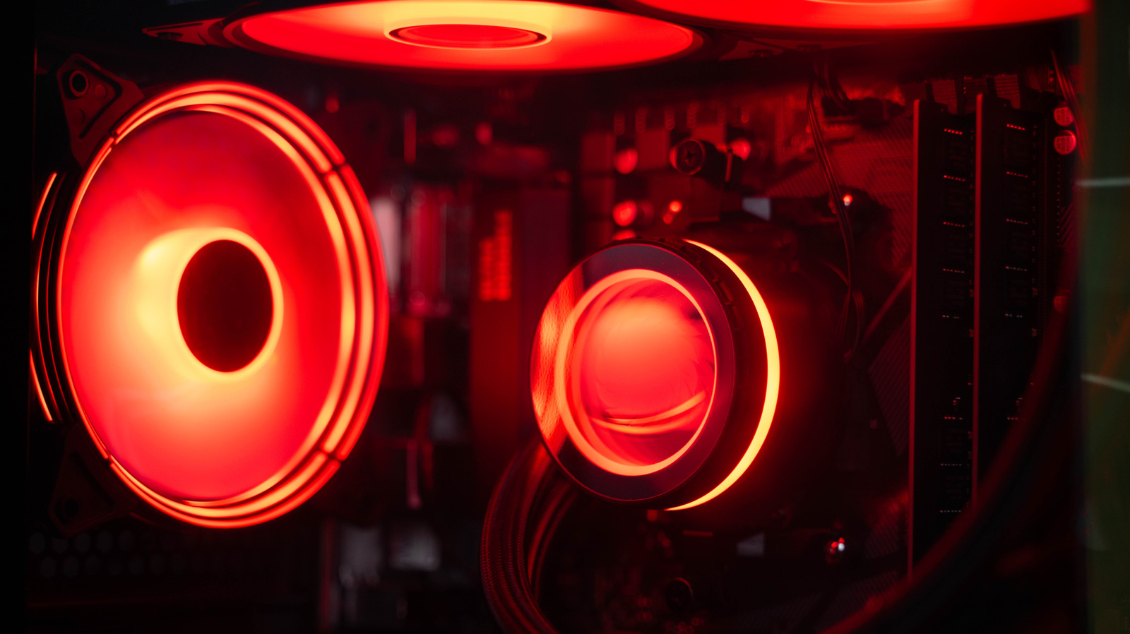 Почему вы должны дважды подумать о том, чтобы охладить воду на вашем компьютере