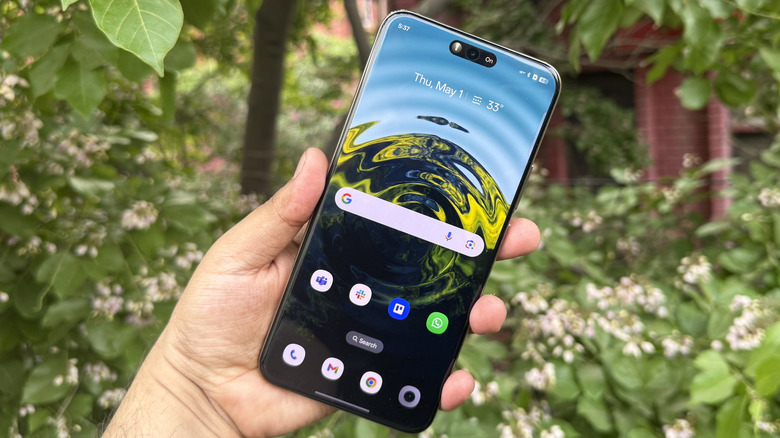 Realme 14 Pro+ показывает свой дисплей.