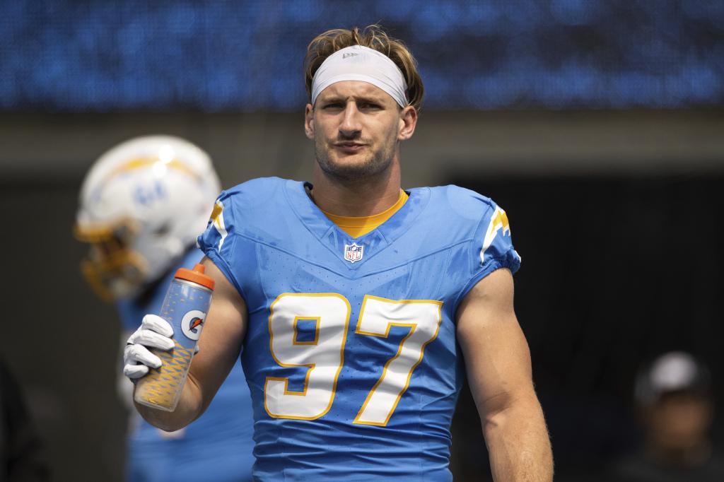 Джои Боса для «обозримого» будущего в счетах.