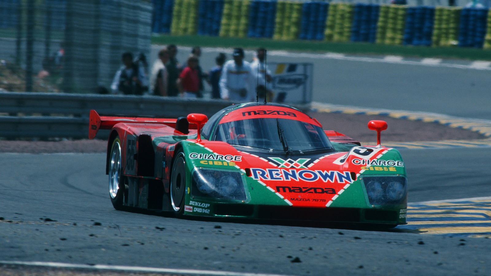 Была ли Mazda 787B действительно запрещена Le Mans? История гонок роторного двигателя объяснила