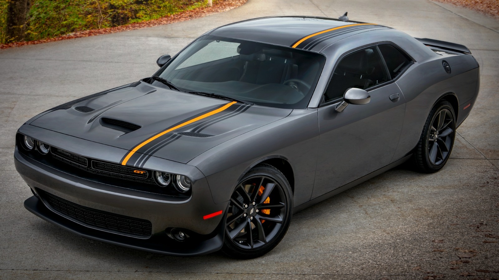 Какая модель Dodge является самым популярным спортивным автомобилем в 45 штатах США?