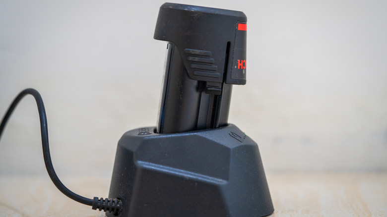 Батарея Bosch для беспроводных электроинструментов Bosch и тренировки