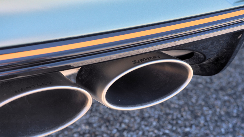 2026 Bentayga Speed ​​Akrapovič Hailpipes