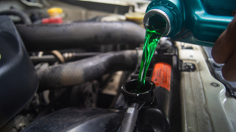 Изменение охлаждающей жидкости машины