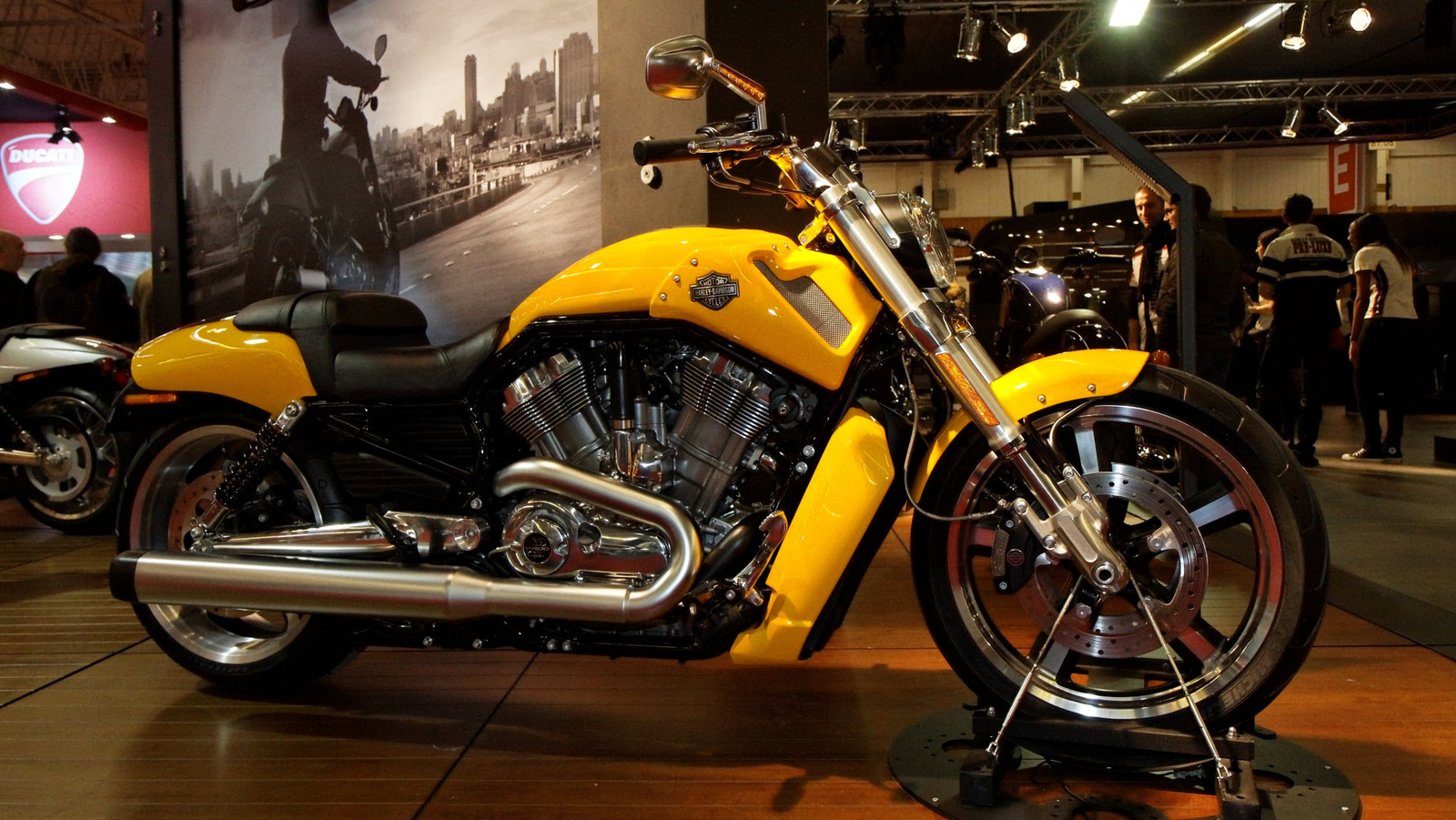 Почему Харли-Давидсон прекратил V-Rod?