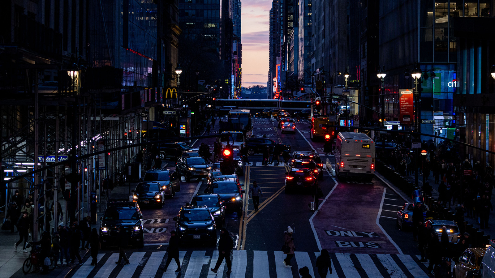 Почему американцы едут с правой стороны (но некоторые другие страны этого не делают)