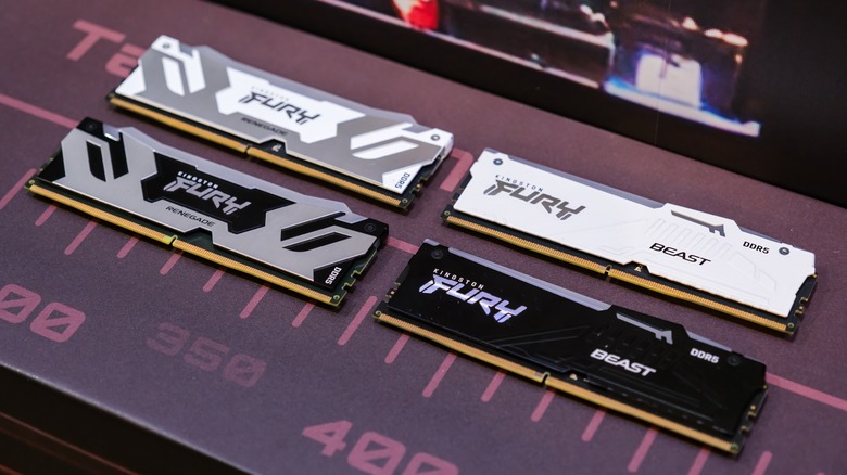 Разные SSD на столе