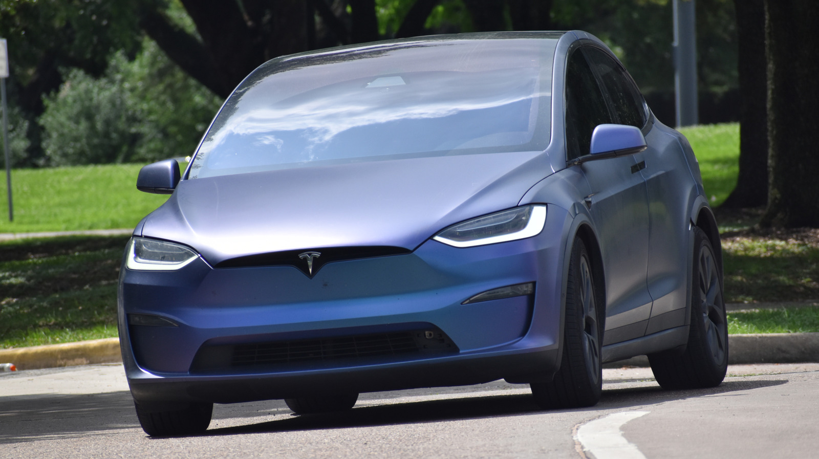 Внедорожники EV безопаснее, чем модели с бензином? Ответ сложный