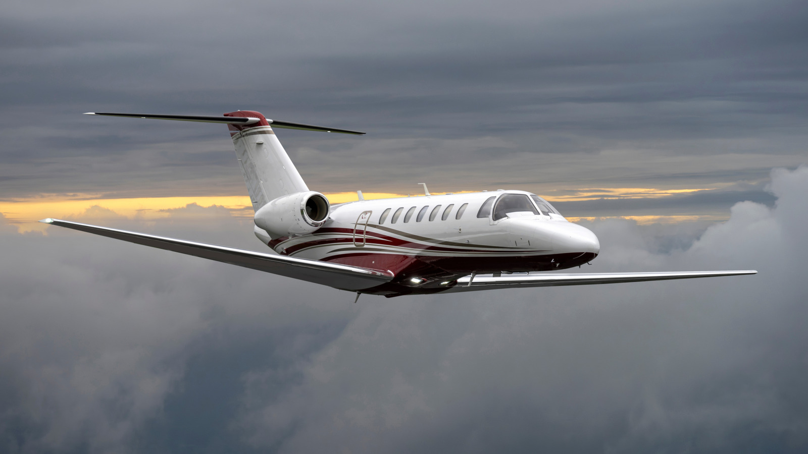 Может ли частный самолет на траве?