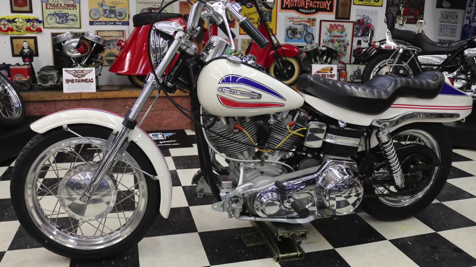 Все о Super Glide FX 1200, первом заводском обычаи Харли-Давидсона