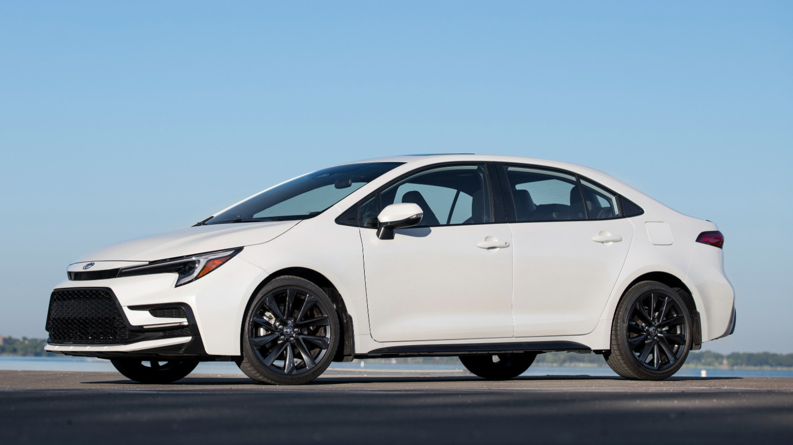 Какой самый дешевый автомобиль Toyota вы можете купить в 2025 году и сколько это стоит?