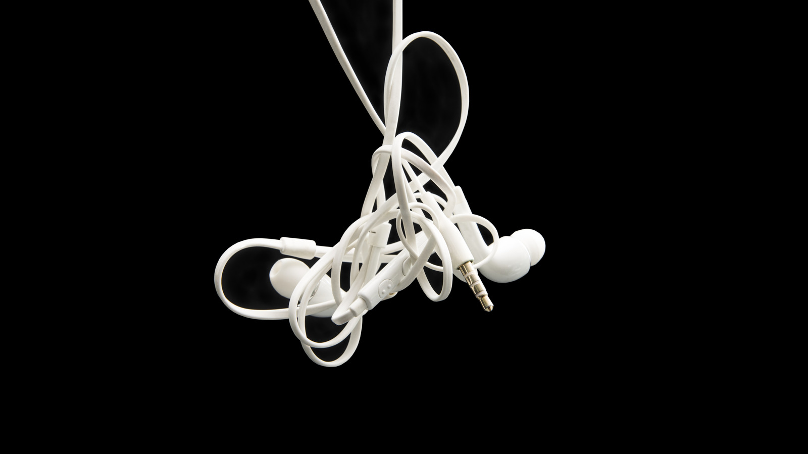 Это не только ты: почему шнуры и кабели так легко запутываются