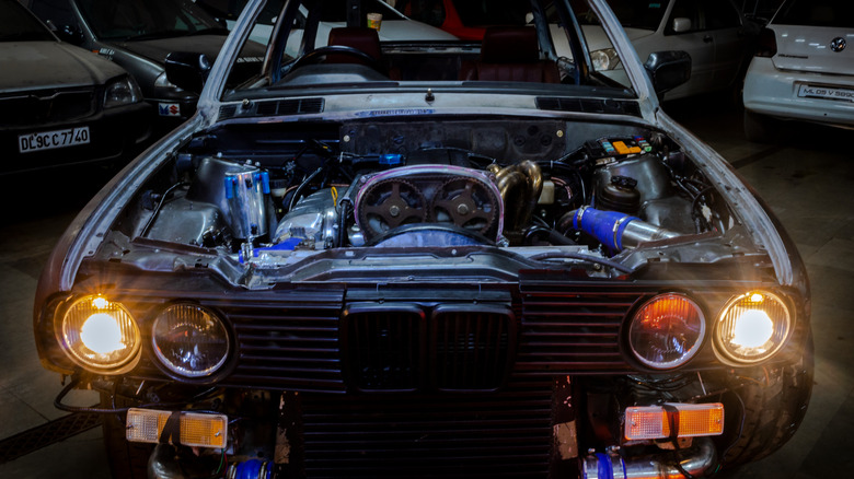 Высоко измененные BMW E30 3-й серии.