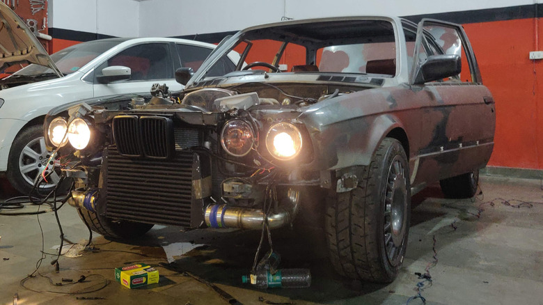 BMW E30 3-й серии разобрал.