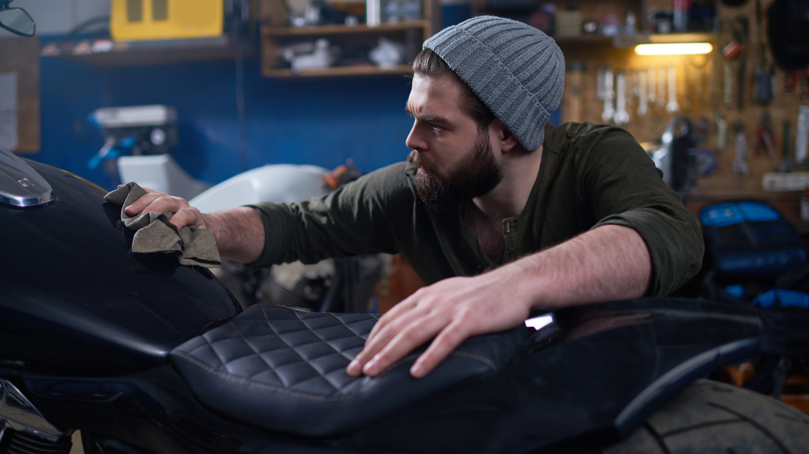 Можете ли вы опустить сиденье на мотоцикле?