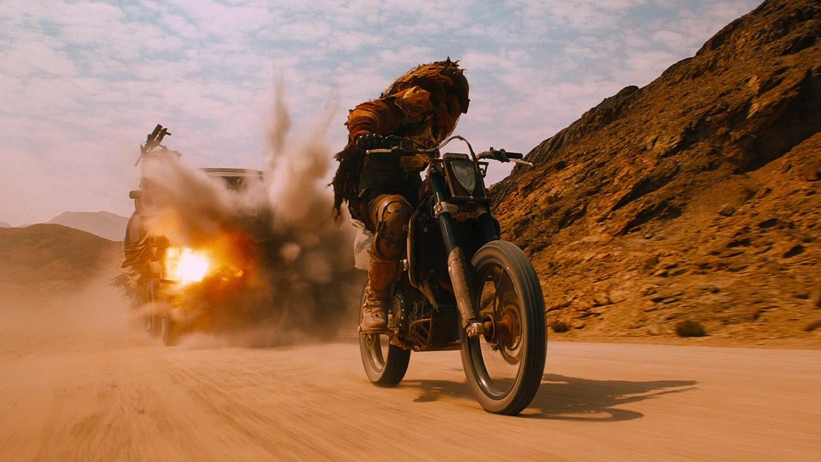 На каких мотоциклах поездка на байкере Mad Max Biker Ride?