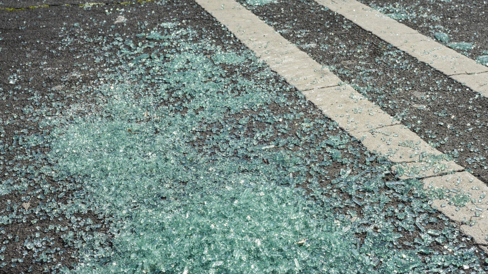 Может ли проезть через разбитое стекло повредить ваши шины?