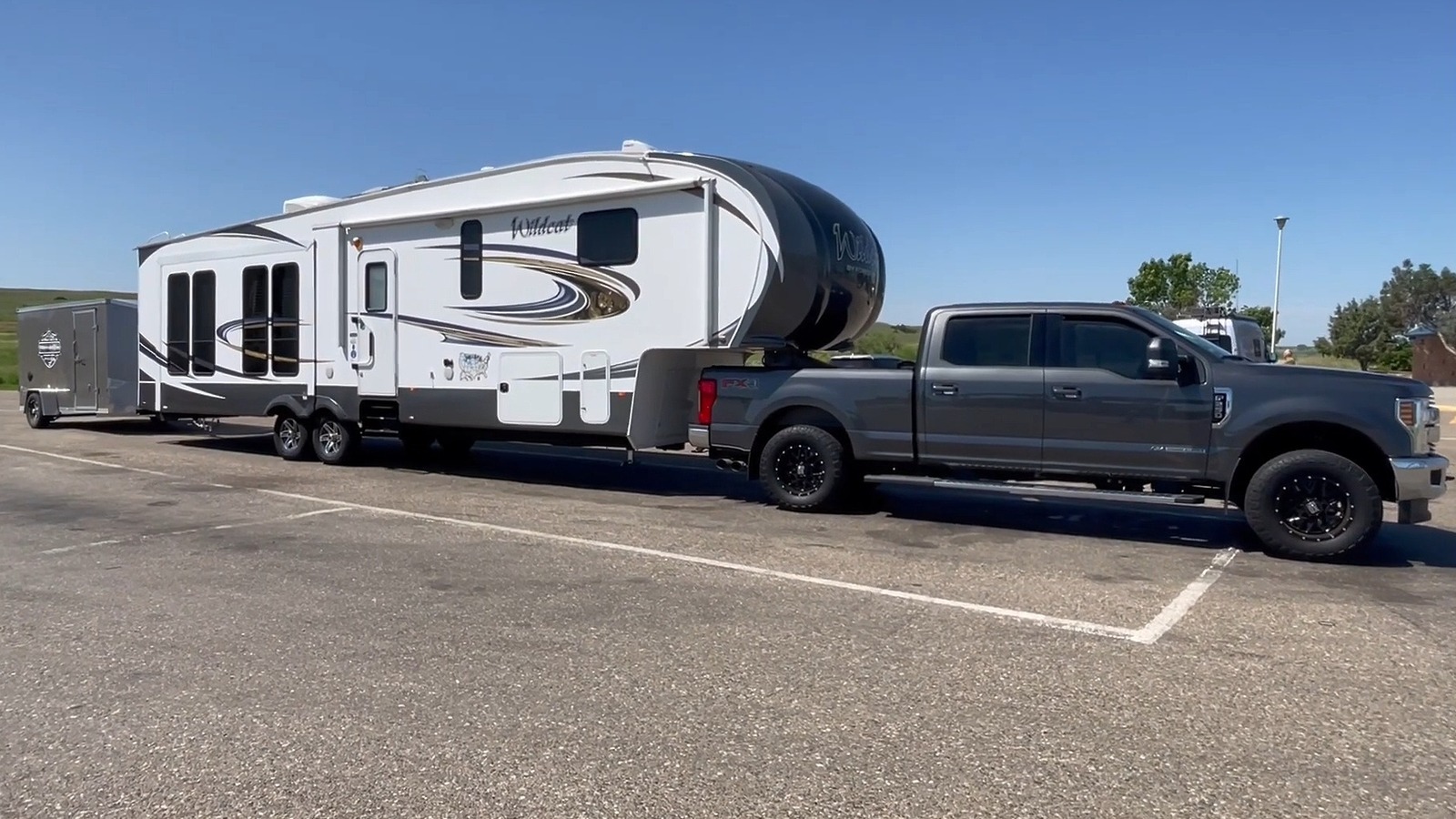 Вы можете удвоить буксировку во Флориде? Вот что говорит закон