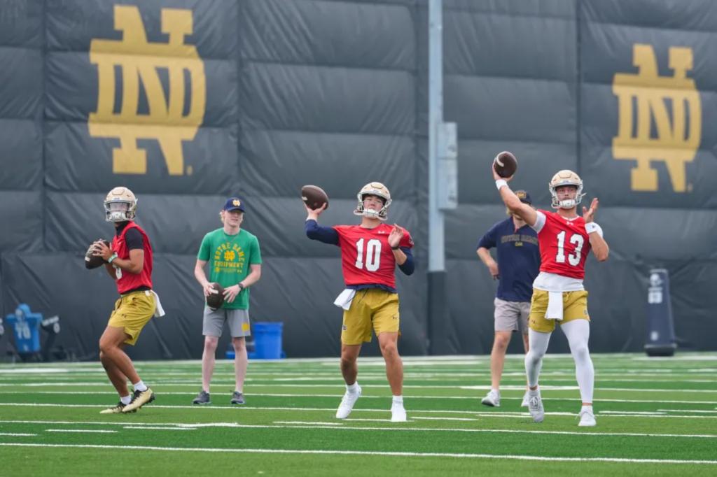 Нотр -Дам Футбол открывает новый логотип впервые за шесть десятилетий