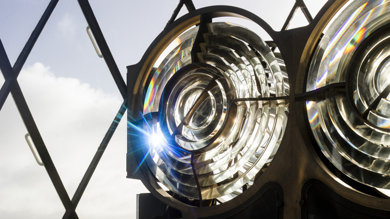 Френельный объектив с паноразовым стеклом