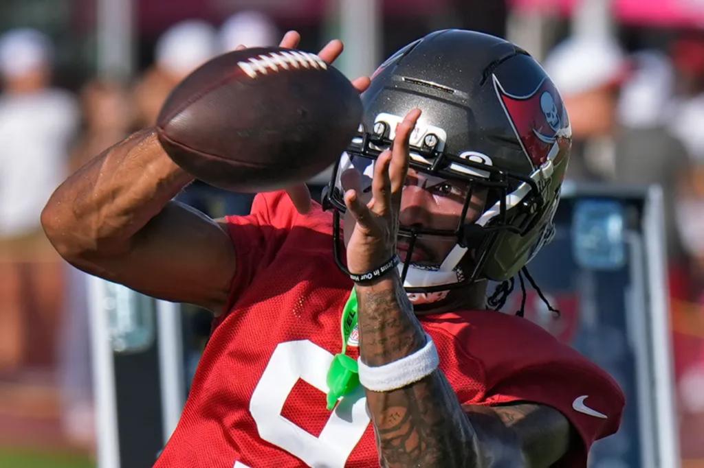 Два позднего GEMS См. Драфкие ценности взлетают во время «Туристического сезона»