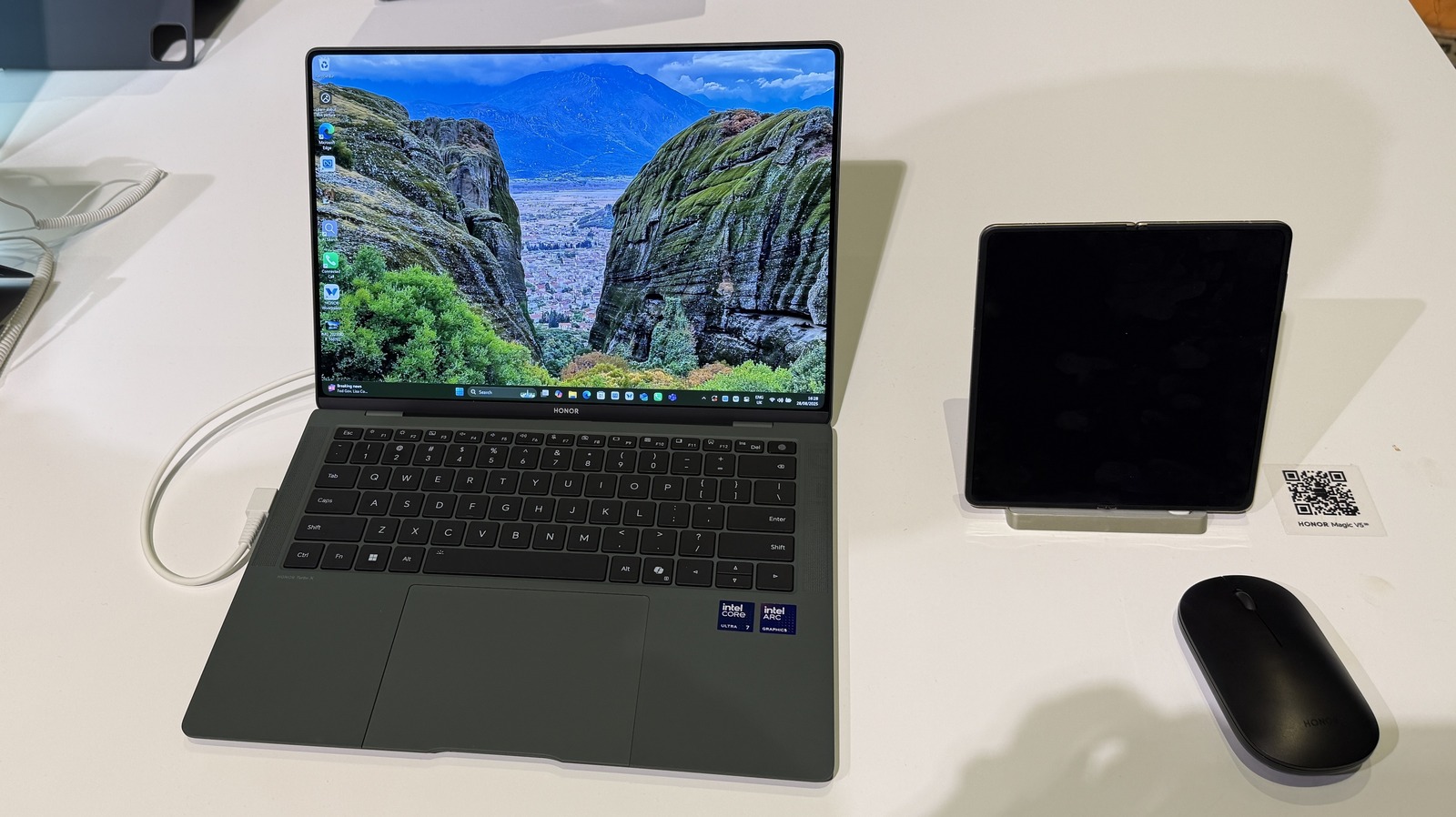 После попытки нового сверхскоростного телефона, ноутбука и планшета Honor, победитель ясен