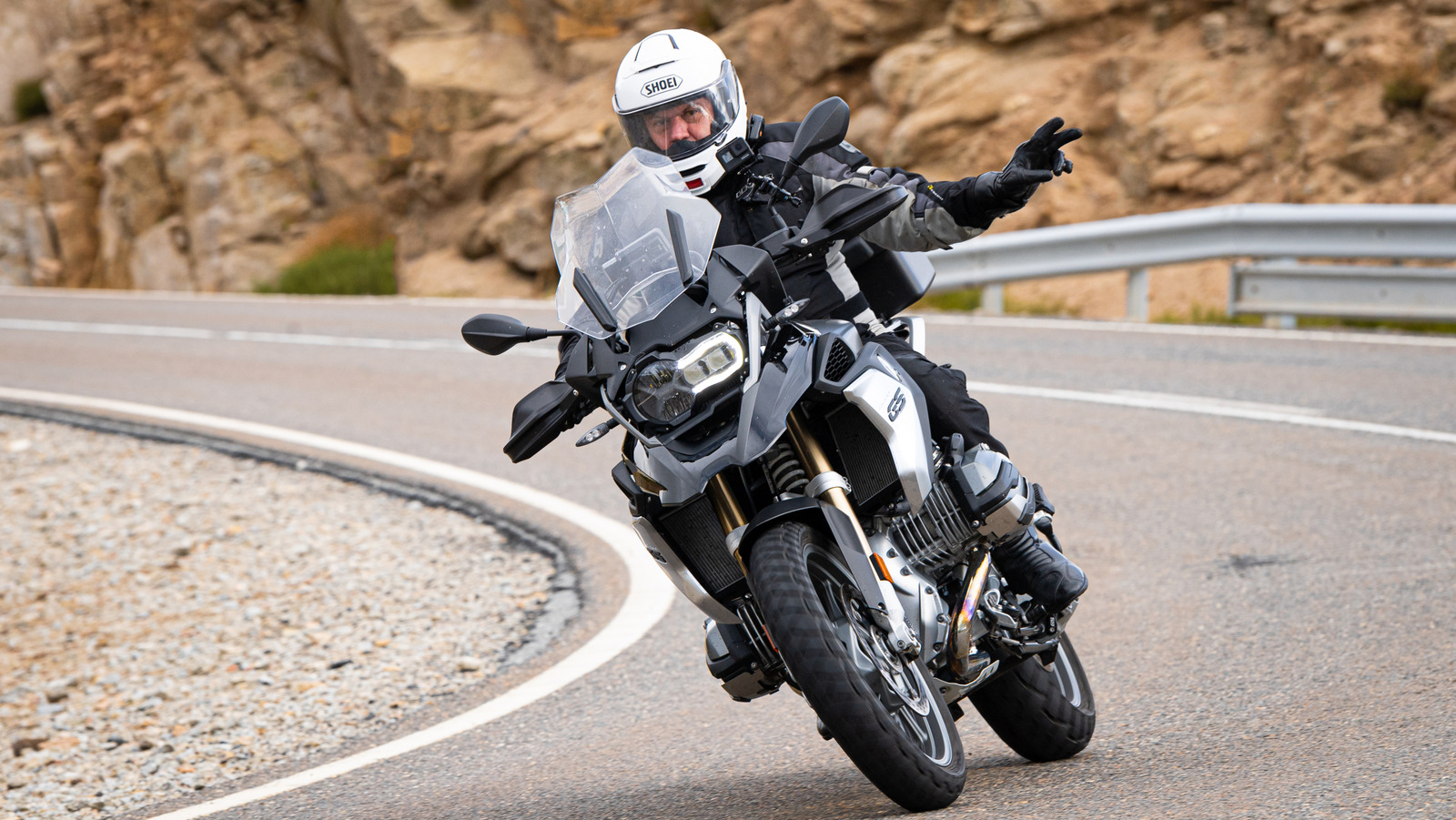 Что это значит, когда вы видите байкерскую точку два пальца вниз