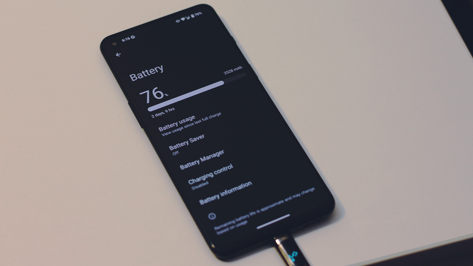 Андоид батарея спускается, пока вы заряжаете его? Вот что вы можете сделать