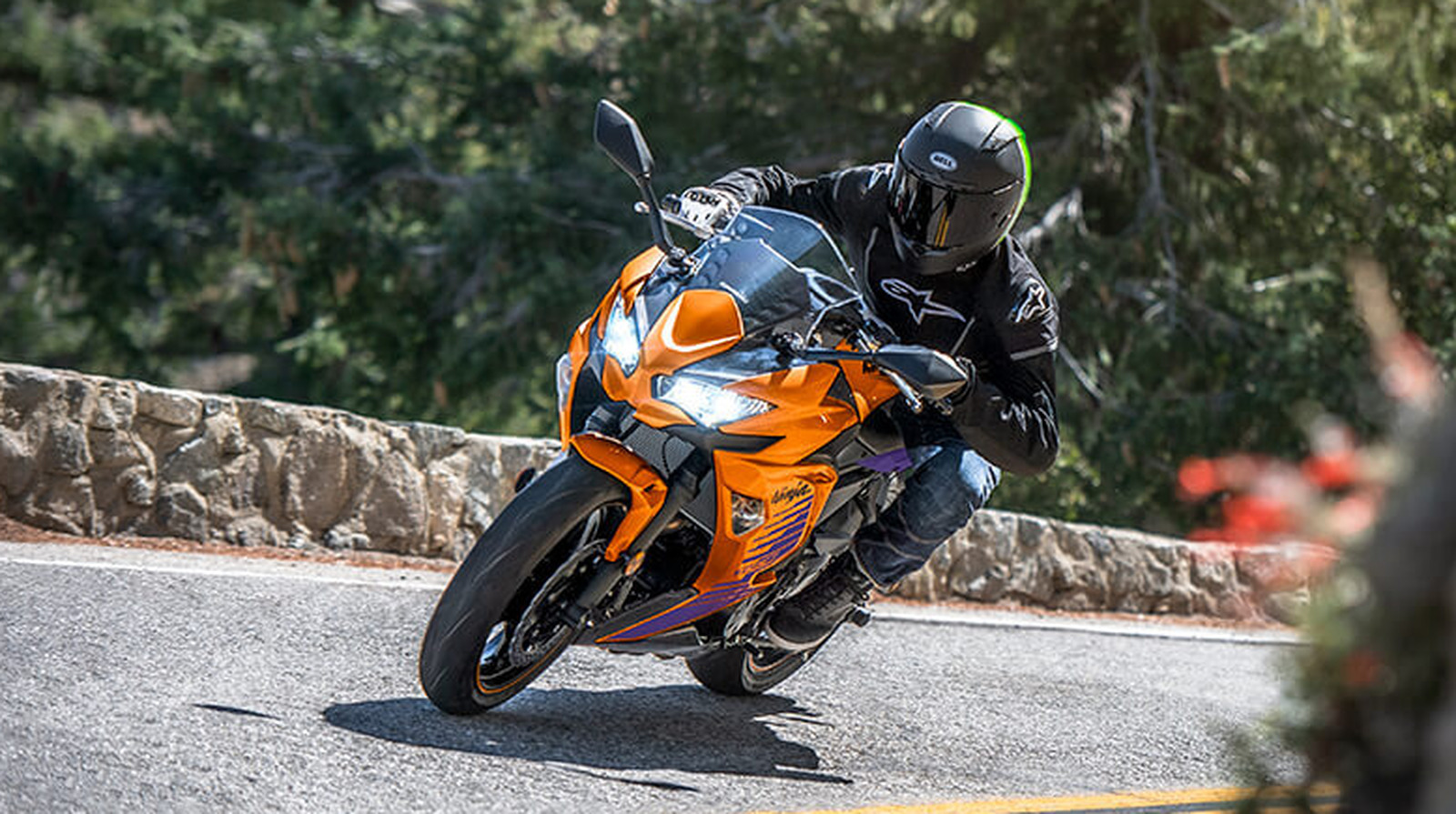 Насколько быстро Kawasaki Ninja 650? Взгляд на максимальную скорость и время ускорения