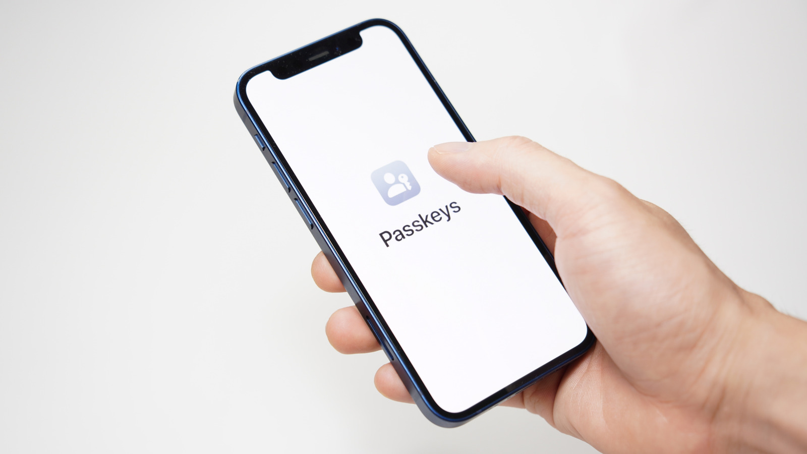 Почему безопаснее использовать опцию Apple Passkeys вместо паролей