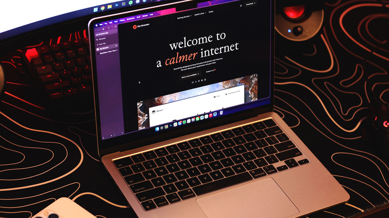 Zen Browser работает на ноутбуке