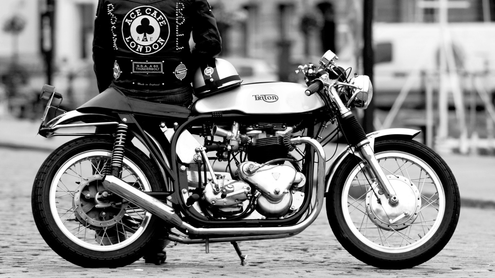 Могут ли два человека ездить на мотоцикле Café Racer? Да, с этими модами